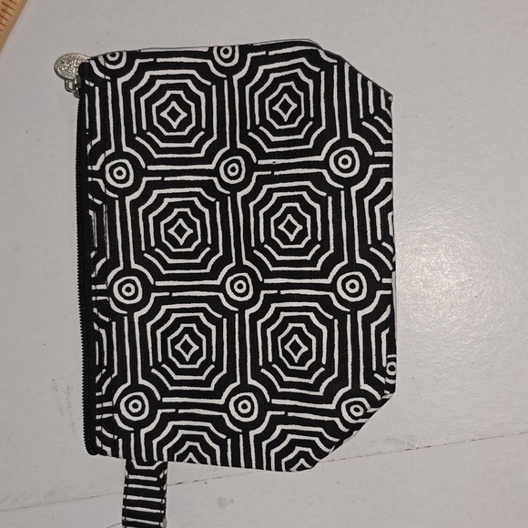 Buckhead Betties Echo Black Zipper Makeup Cosmetic Large & Small Bag Set NWT - Picture 11 of 12